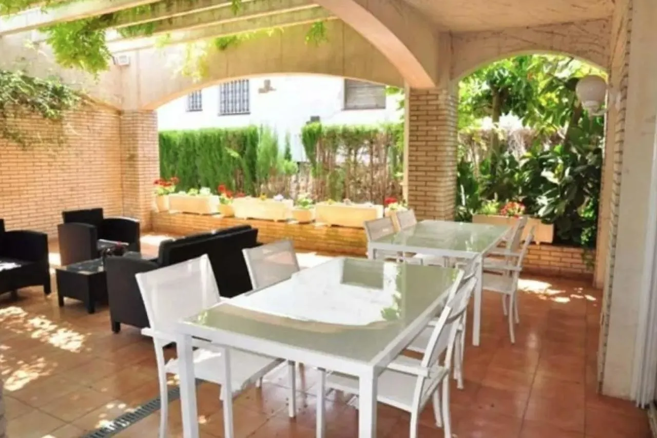 ホテル Casa Junto Al Mar Para 12 Personas En カンブリルス